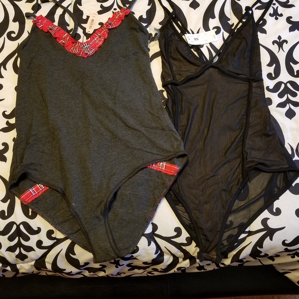 Set of 2 bodysuits